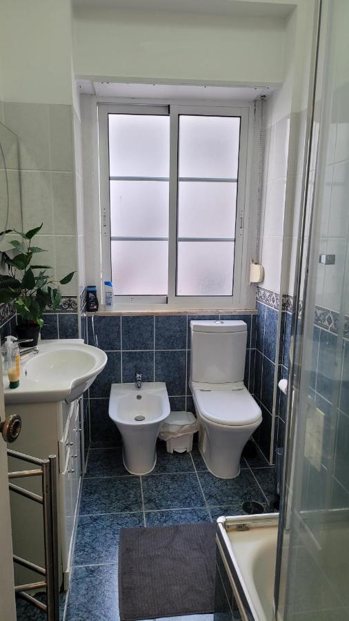 Room Atalaia- Ideal For Single — Photos 3
