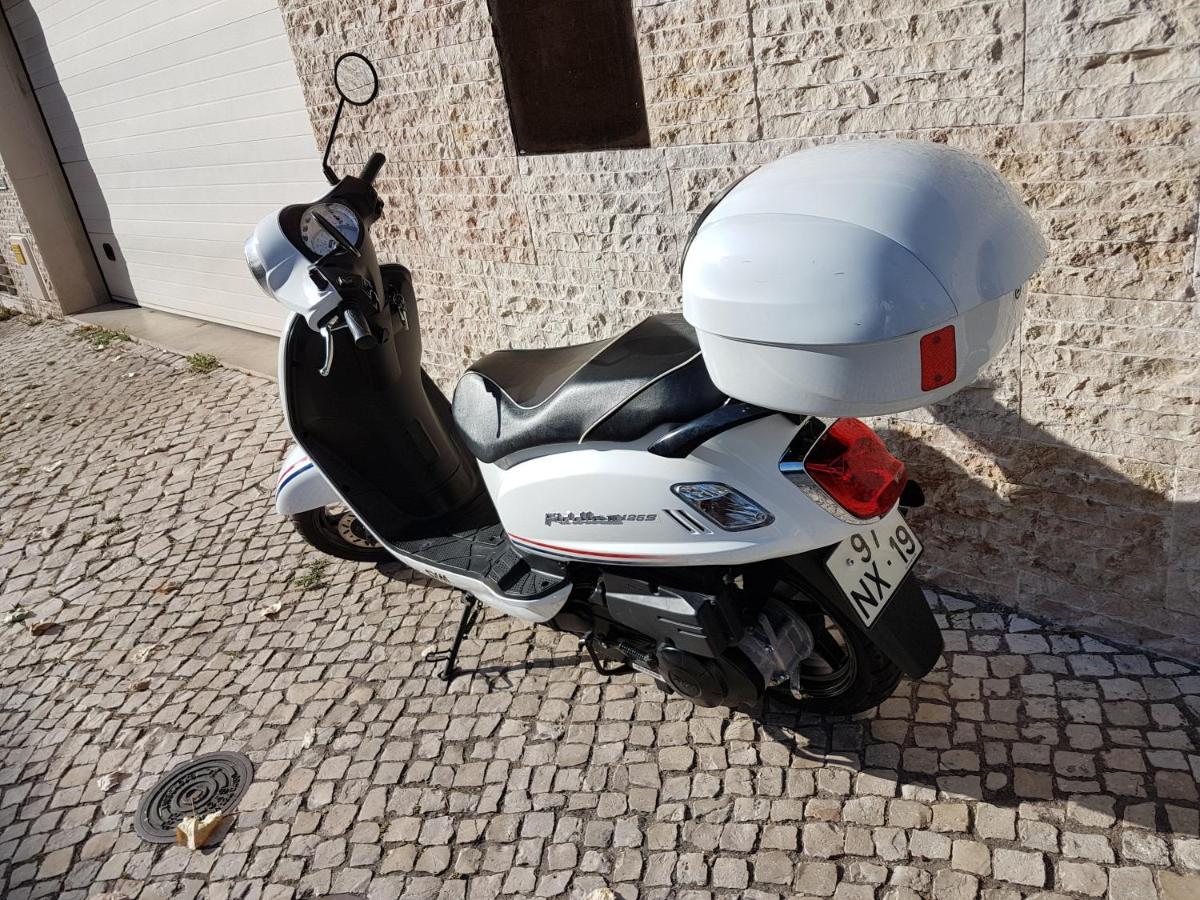 Room Atalaia- Ideal For Single, Lisbon